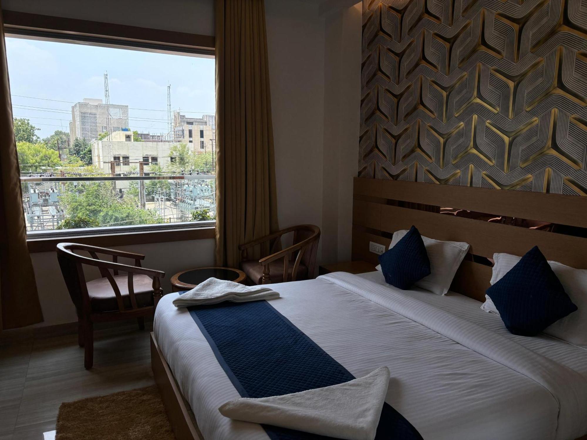Hotel Royal Casa Lucknow Exteriör bild
