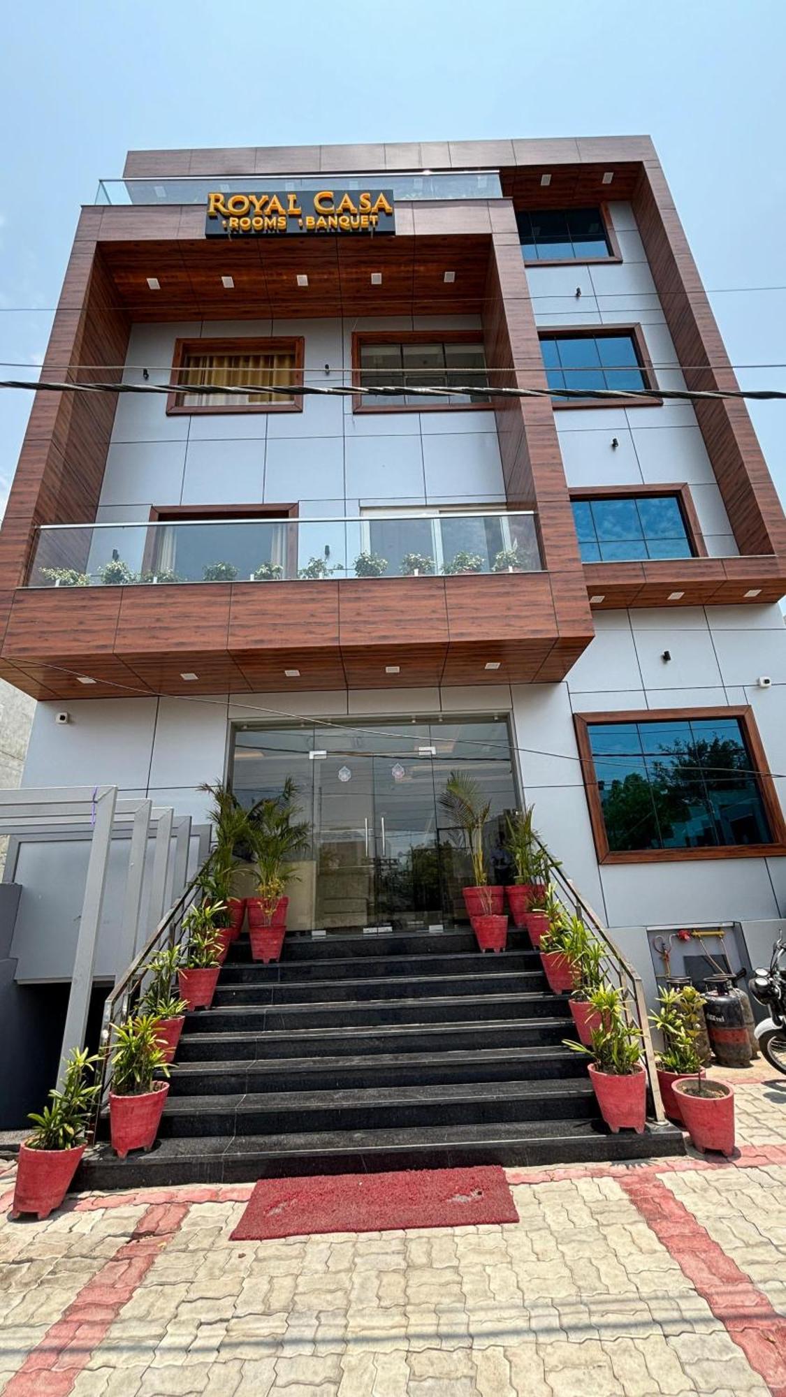 Hotel Royal Casa Lucknow Exteriör bild